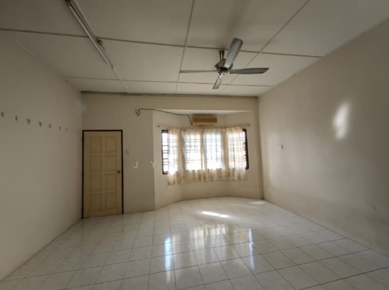 Rumah Teres 2 Tingkat untuk Dijual di Bukit Setongkol (Kuantan) - Jyn Yap - Living Room - PropertyGuru.com.my