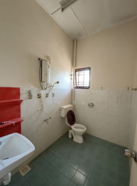 Rumah Teres 2 Tingkat untuk Dijual di Bukit Setongkol (Kuantan) - Jyn Yap - Bathroom - PropertyGuru.com.my