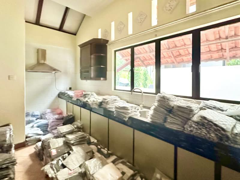 Bungalow for Sale in Seri Kembangan (Selangor) - Ahmad Khairi - PropertyGuru.com.my