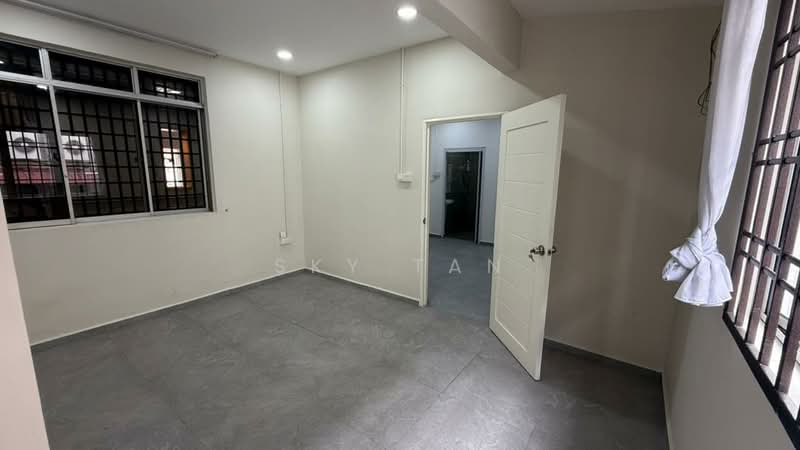 Taman Pelangi Jalan Kuning 2.5 Storey Terrace 30x65 untuk Untuk Dijual - RM 1,280,000, Feb 2026 - Interior - PropertyGuru.com.my