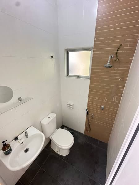 Semi-Detached House for Sale in Rawang (Selangor) - Noor Hidayah Mohamad Noor - Bathroom - PropertyGuru.com.my