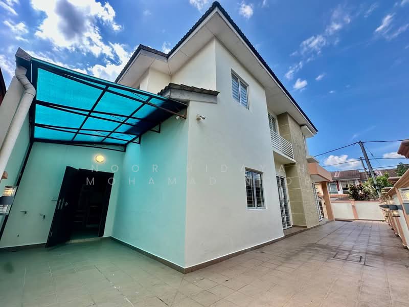 Semi-Detached House for Sale in Rawang (Selangor) - Noor Hidayah Mohamad Noor - Exterior - PropertyGuru.com.my