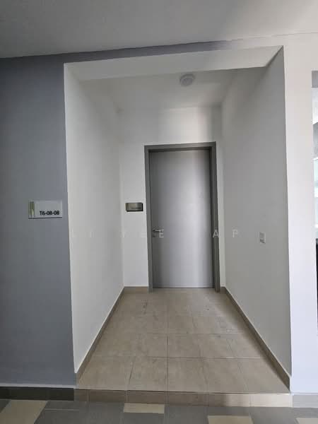 Condominium for Rent at Lakefront Residence - Li Yee Yap - Corridor - PropertyGuru.com.my