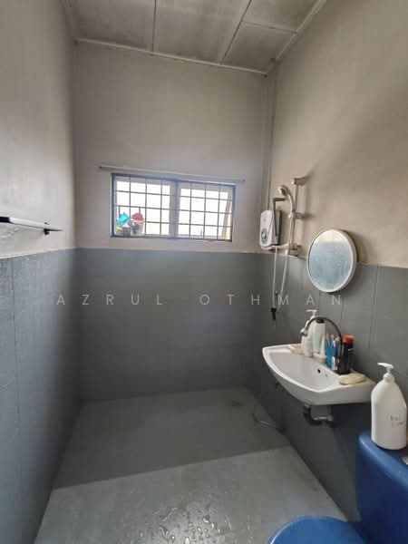 Semi-Detached House for Sale in Taman Bukit Margosa (Ampangan) - Azrul Othman - Bathroom - PropertyGuru.com.my