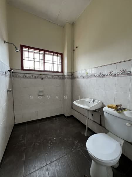 BANDAR PUTRA KULAI (1B04 ARCELA 2) untuk Untuk Dijual - RM 650,000, Mac 2026 - Bathroom - PropertyGuru.com.my
