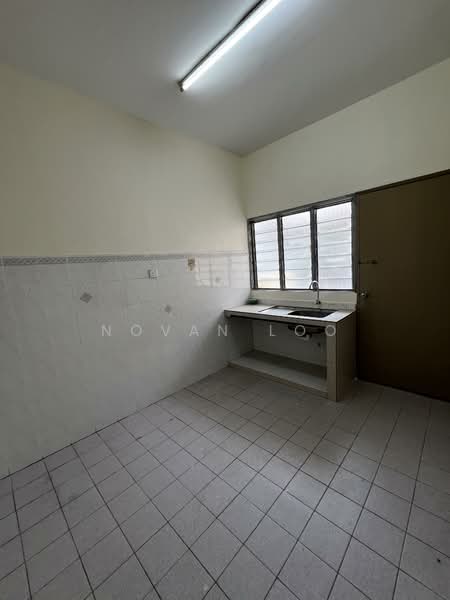 BANDAR PUTRA KULAI (1B04 ARCELA 2) untuk Untuk Dijual - RM 650,000, Mac 2026 - Kitchen - PropertyGuru.com.my