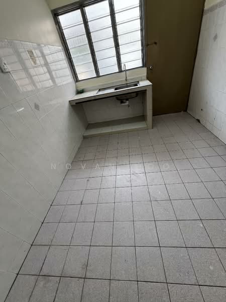 BANDAR PUTRA KULAI (1B04 ARCELA 2) untuk Untuk Dijual - RM 650,000, Mac 2026 - Kitchen - PropertyGuru.com.my