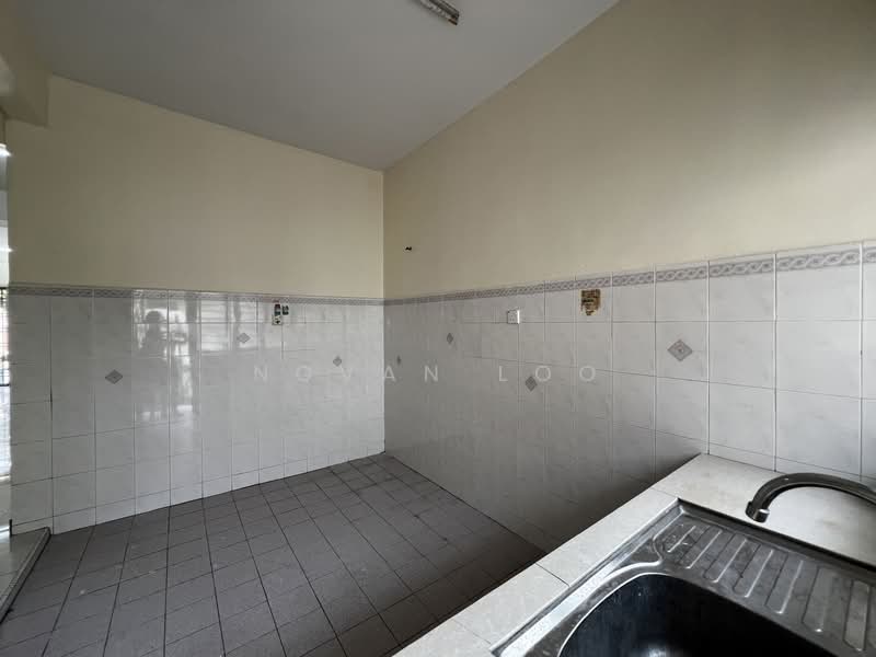 BANDAR PUTRA KULAI (1B04 ARCELA 2) untuk Untuk Dijual - RM 650,000, Mac 2026 - Kitchen - PropertyGuru.com.my