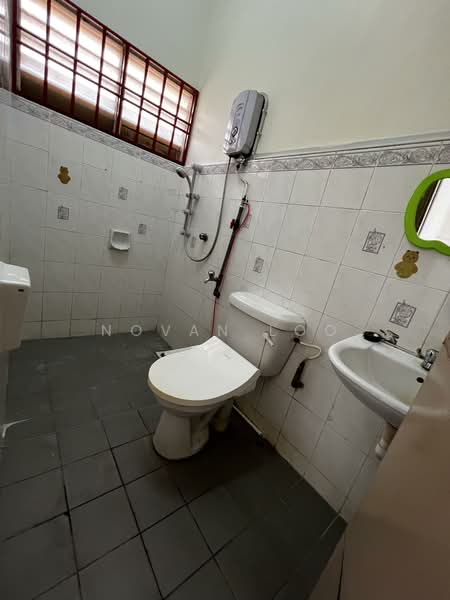 BANDAR PUTRA KULAI (1B04 ARCELA 2) untuk Untuk Dijual - RM 650,000, Mac 2026 - Bathroom - PropertyGuru.com.my