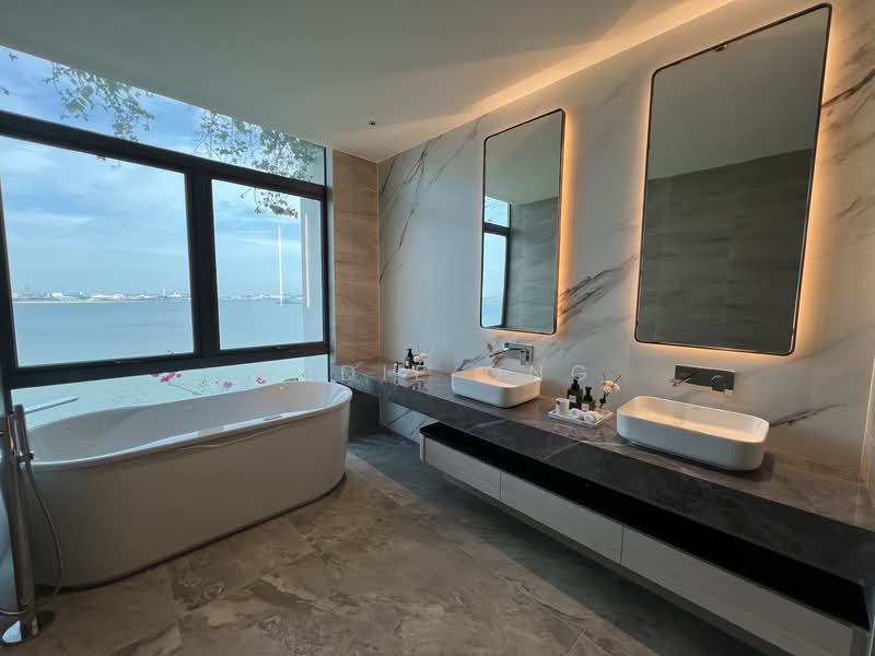 Condominium for Sale at Forest City - Eddie Ong - Bathroom - PropertyGuru.com.my