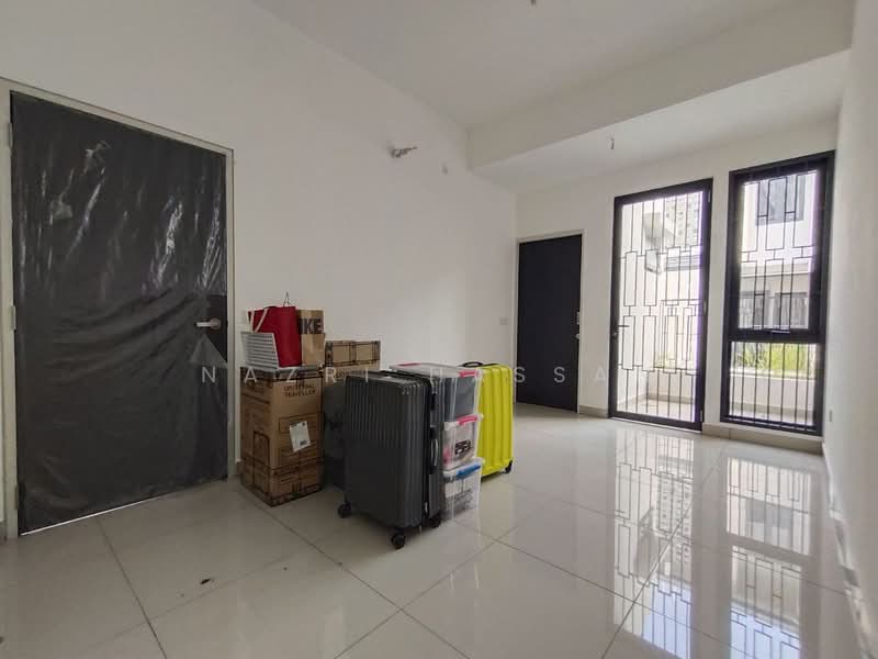 2-storey Terraced House for Sale in Elmina (Shah Alam) - Nazri Hassan - Entrance - PropertyGuru.com.my