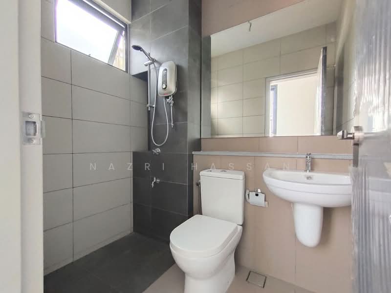 2-storey Terraced House for Sale in Elmina (Shah Alam) - Nazri Hassan - Bathroom - PropertyGuru.com.my