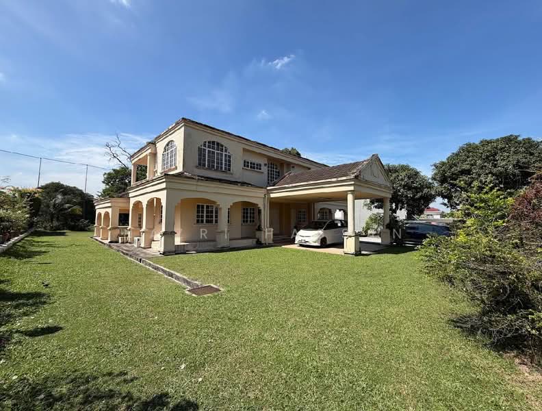 Bungalow for Sale in Sultan Abdul Aziz Shah Golf & Country Club (Shah Alam) - Nazri Hassan - Exterior - PropertyGuru.com.my