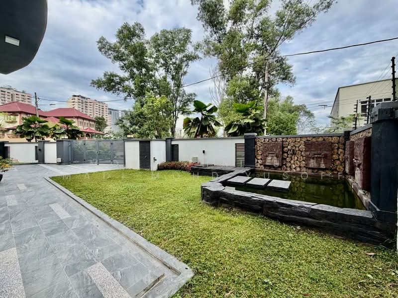 Bungalow for Sale in Taman Yarl (Jalan Klang Lama (Old Klang Road)) - Mohd Khairul Amadi Mohd Yusoff - Garden - PropertyGuru.com.my