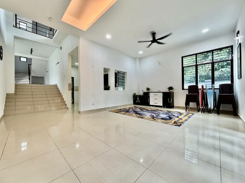 Bungalow for Sale in Taman Yarl (Jalan Klang Lama (Old Klang Road)) - Mohd Khairul Amadi Mohd Yusoff - Living Room - PropertyGuru.com.my