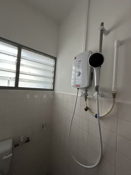 Taman Bukit Katil untuk Untuk Dijual - RM 180,000, Feb 2026 - Bathroom - PropertyGuru.com.my