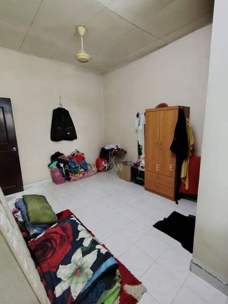 1-storey Terraced House for Sale in Taman Puteri Wangsa (Ulu Tiram) - Calvin Lee - Bedroom - PropertyGuru.com.my
