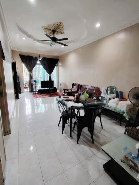 1-storey Terraced House for Sale in Taman Puteri Wangsa (Ulu Tiram) - Calvin Lee - Living Room - PropertyGuru.com.my