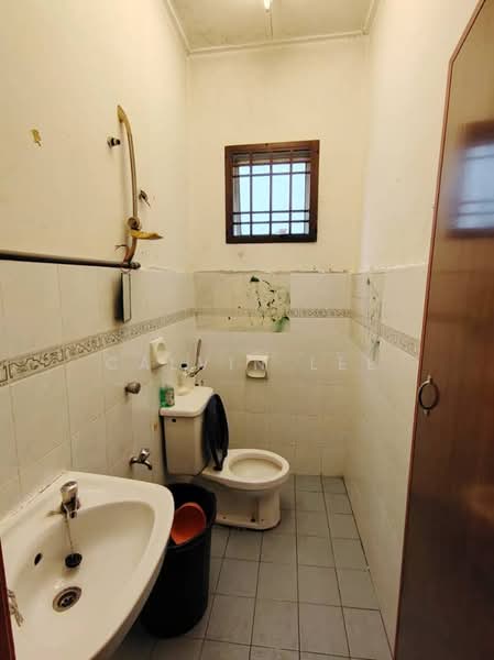 1-storey Terraced House for Sale in Taman Puteri Wangsa (Ulu Tiram) - Calvin Lee - Bathroom - PropertyGuru.com.my