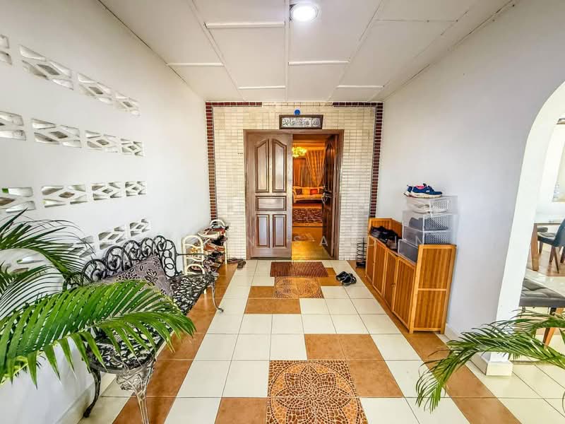 Bungalow for Sale in Kampung Tunku (Petaling Jaya) - Shiqin Saidin - Entrance - PropertyGuru.com.my