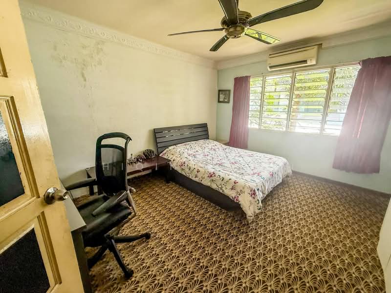 Bungalow for Sale in Kampung Tunku (Petaling Jaya) - Shiqin Saidin - Bedroom - PropertyGuru.com.my
