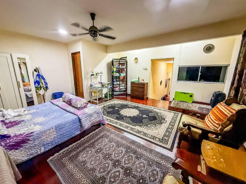 Bungalow for Sale in Kampung Tunku (Petaling Jaya) - Shiqin Saidin - Bedroom - PropertyGuru.com.my