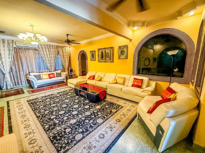 Bungalow for Sale in Kampung Tunku (Petaling Jaya) - Shiqin Saidin - Living Room - PropertyGuru.com.my