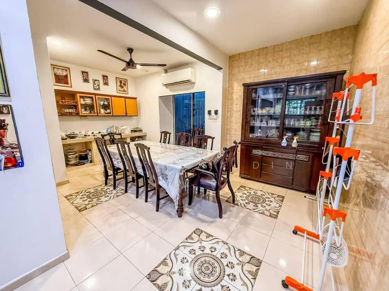 Bungalow for Sale in Kampung Tunku (Petaling Jaya) - Shiqin Saidin - Dining Room - PropertyGuru.com.my