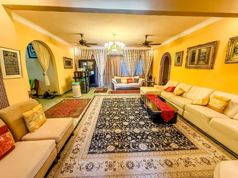 Bungalow for Sale in Kampung Tunku (Petaling Jaya) - Shiqin Saidin - Living Room - PropertyGuru.com.my