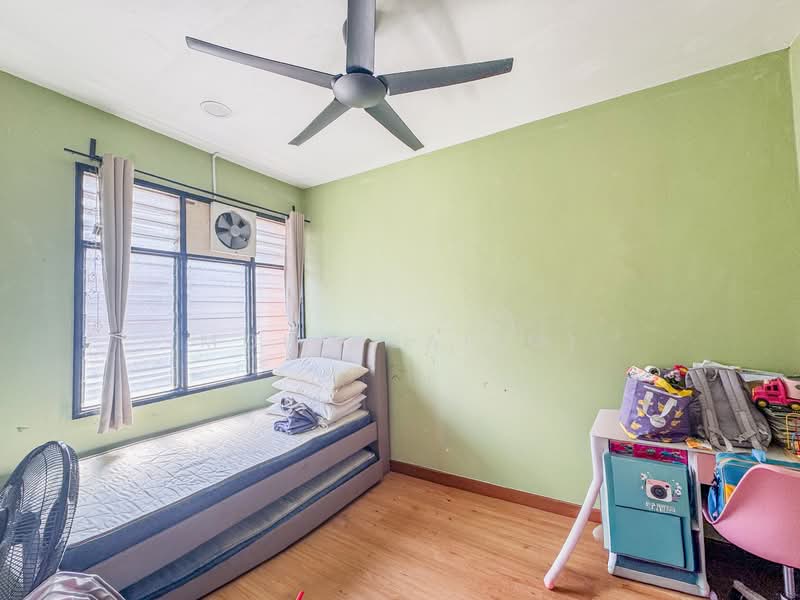 Townhouse for Sale in Ampang (Kuala Lumpur) - Mohd Salimi - Bedroom - PropertyGuru.com.my