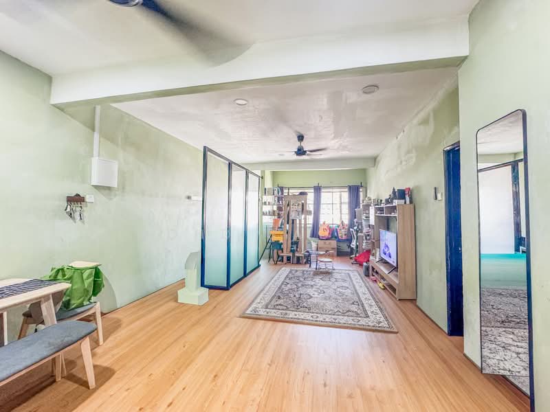 Townhouse for Sale in Ampang (Kuala Lumpur) - Mohd Salimi - Living Room - PropertyGuru.com.my