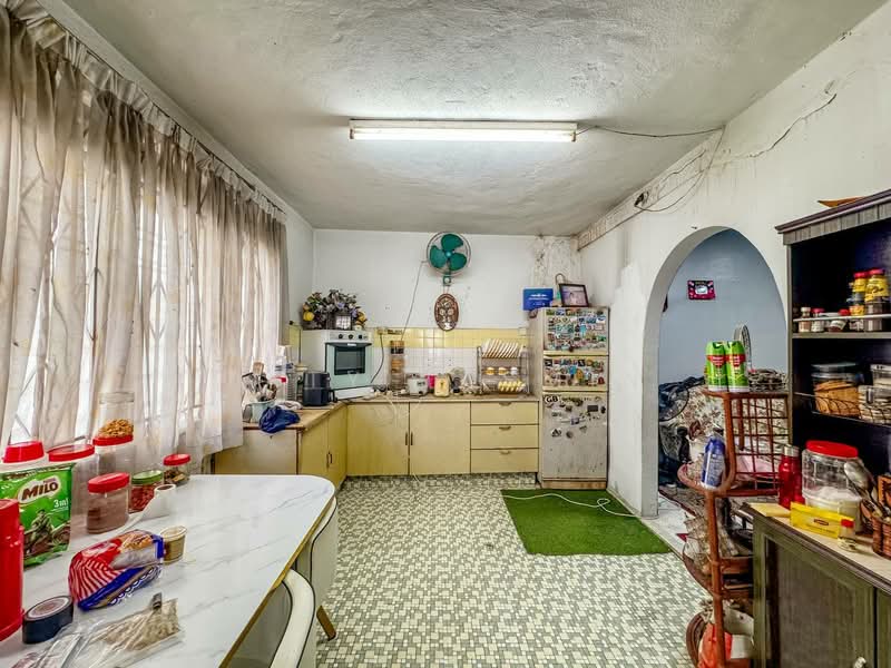 2-storey Terraced House for Sale in Au 2 (Ulu Kelang) - Zaty Jasmin - Kitchen - PropertyGuru.com.my