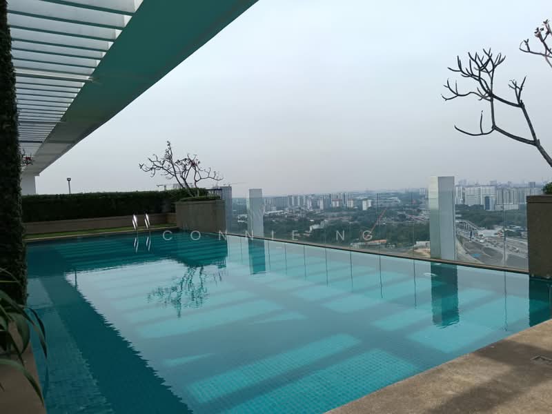 Subang Soho (One Soho) untuk Untuk Disewa - RM 1,900 /bulan, Feb 2026 - Pool - PropertyGuru.com.my