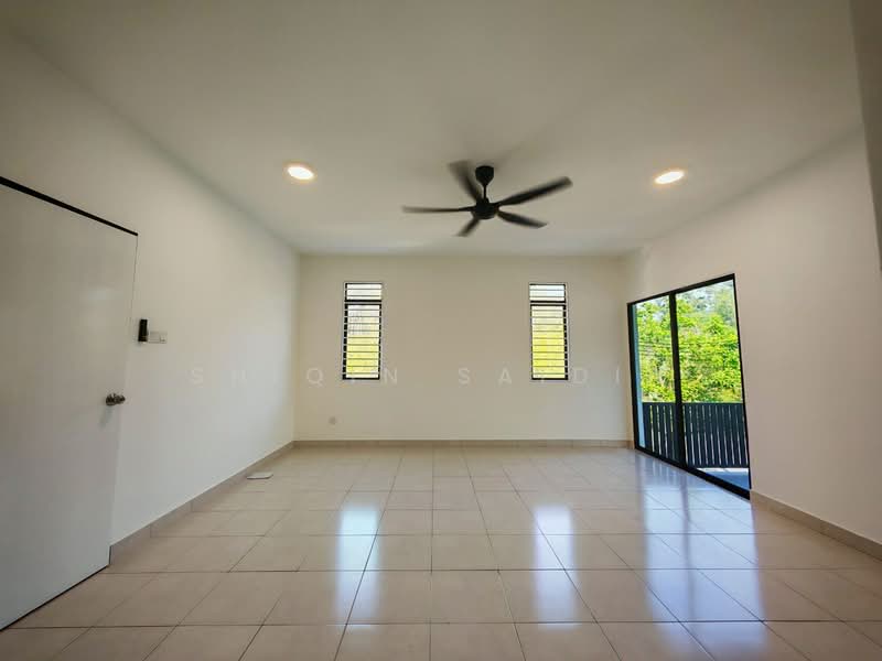 2-storey Terraced House for Sale in Rawang (Selangor) - Shiqin Saidin - Living Room - PropertyGuru.com.my