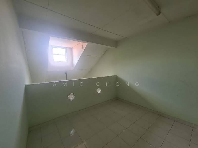 1.5-storey Terraced House for Sale in Taman Menglembu Impiana Adril (Menglembu) - Amie Chong - Bedroom - PropertyGuru.com.my
