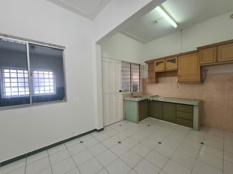 1.5-storey Terraced House for Sale in Taman Menglembu Impiana Adril (Menglembu) - Amie Chong - Kitchen - PropertyGuru.com.my