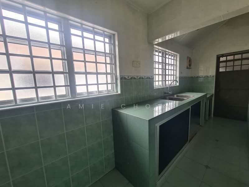 1.5-storey Terraced House for Sale in Taman Menglembu Impiana Adril (Menglembu) - Amie Chong - Kitchen - PropertyGuru.com.my