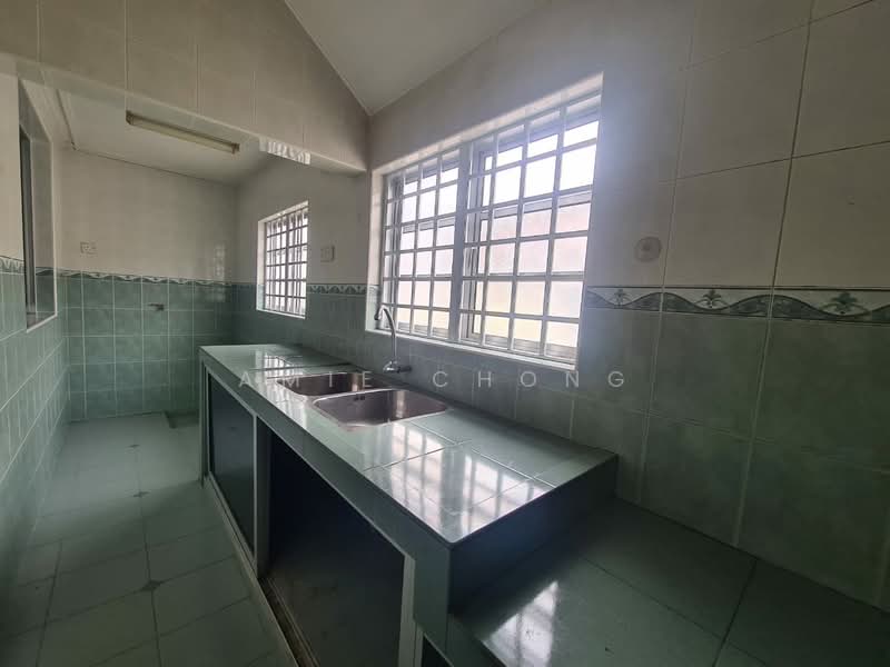 1.5-storey Terraced House for Sale in Taman Menglembu Impiana Adril (Menglembu) - Amie Chong - Kitchen - PropertyGuru.com.my