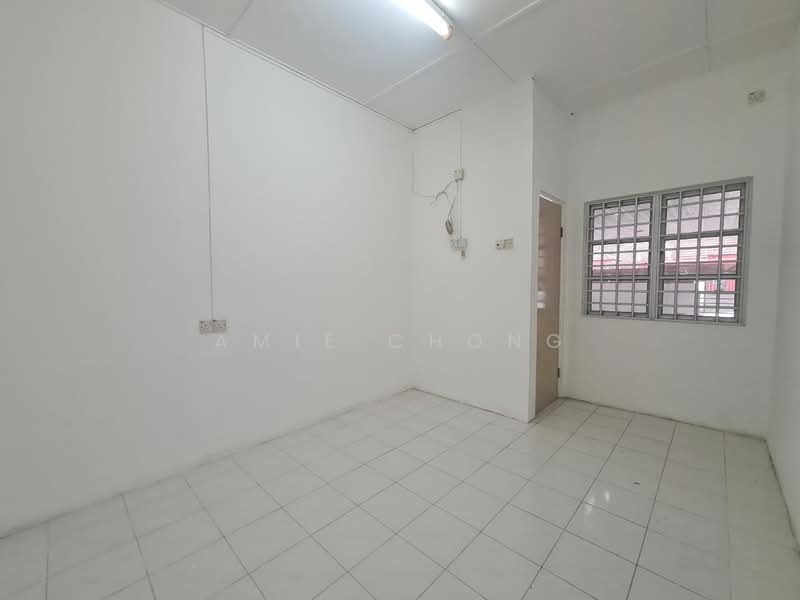1.5-storey Terraced House for Sale in Taman Menglembu Impiana Adril (Menglembu) - Amie Chong - Interior - PropertyGuru.com.my