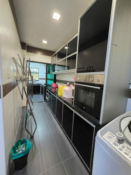 Cluster House for Sale in Taman Adda Heights (Tebrau) - Jemie . - Kitchen - PropertyGuru.com.my
