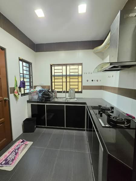 Cluster House for Sale in Taman Adda Heights (Tebrau) - Jemie . - Kitchen - PropertyGuru.com.my