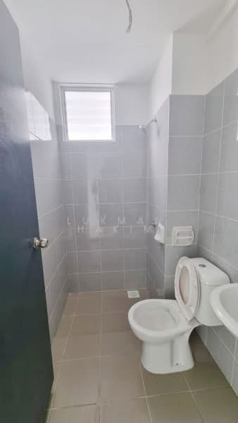 Apartment for Sale at Puncak Indah - Lukman Hakim - Bathroom - PropertyGuru.com.my