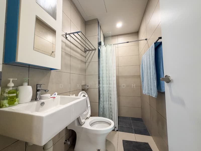 Service Residence for Sale at Plaza @ Kelana Jaya - Dixon Loh - Common Bathroom - PropertyGuru.com.my