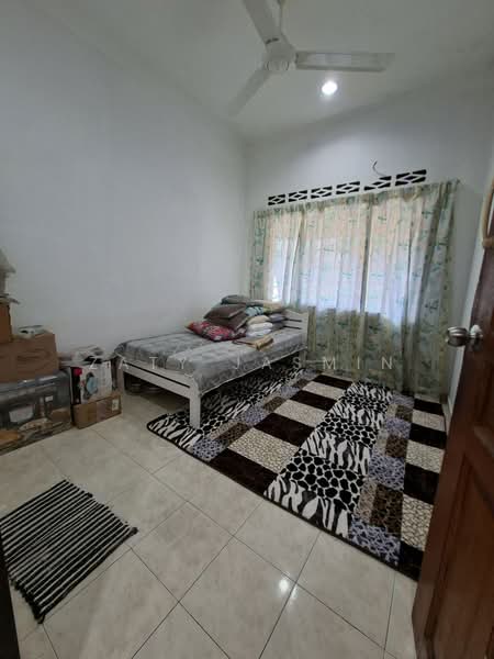 1.5-storey Terraced House for Sale in Selayang (Selangor) - Zaty Jasmin - Bedroom - PropertyGuru.com.my