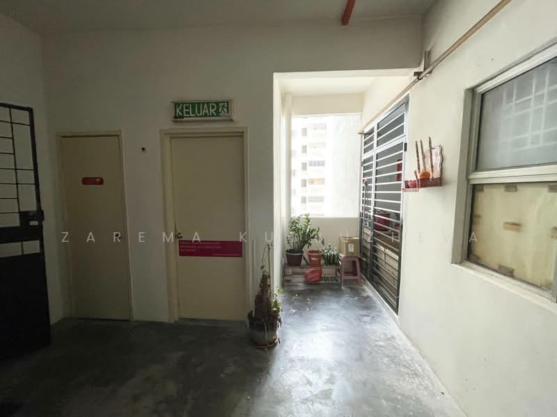 Jalil Damai Apartments untuk Untuk Dijual - RM 460,000, Mac 2026 - Corridor - PropertyGuru.com.my