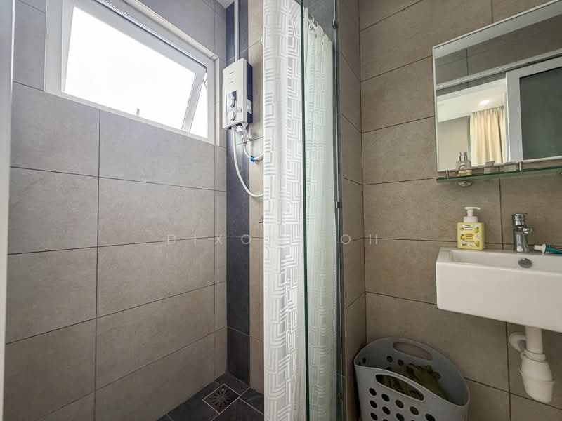 Service Residence for Rent at Plaza @ Kelana Jaya - Dixon Loh - Ensuite Bathroom - PropertyGuru.com.my