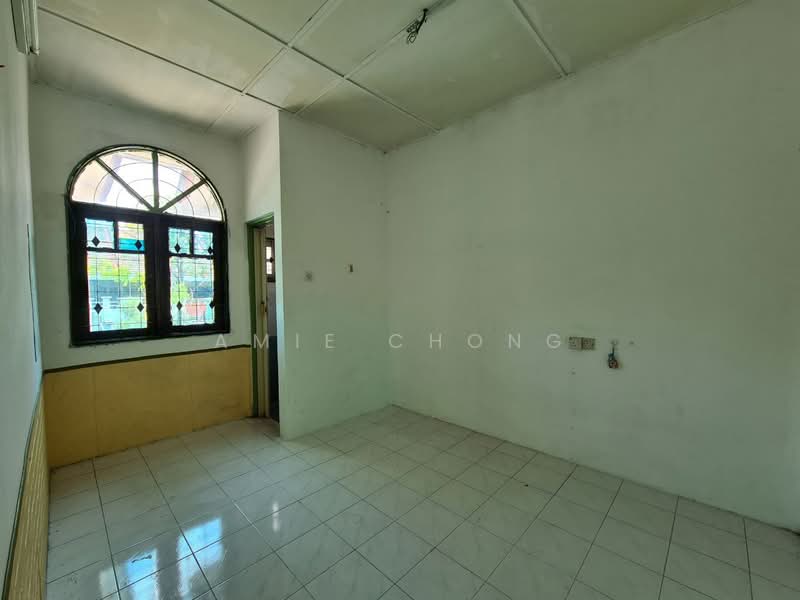 Menglembu untuk Untuk Dijual - RM 330,000, Feb 2026 - Bedroom - PropertyGuru.com.my