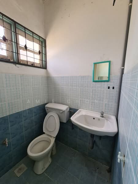 Menglembu untuk Untuk Dijual - RM 330,000, Feb 2026 - Bathroom - PropertyGuru.com.my