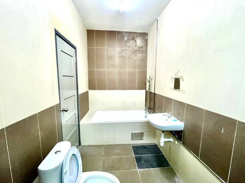 Batu Maung untuk Untuk Disewa - RM 3,000 /bulan, Feb 2026 - Bathroom - PropertyGuru.com.my