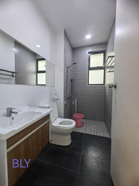 Semi-Detached House for Rent in Setia Alam (Selangor) - Loke . - Bathroom - PropertyGuru.com.my